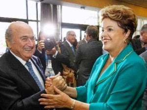 Dilma Roussef con Joseph Blatter