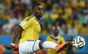 Colombia's forward Jackson Martinez controls the ball during the Group C football match between Japan and Colombia at the Pantanal Arena in Cuiaba during the 2014 FIFA World Cup on June 24, 2014.   AFP PHOTO / TOSHIFUMI KITAMURA