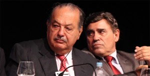Carlos Slim junto a Eduardo Felippo, de la Unión Industrial de Paraguay.