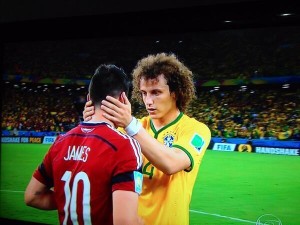 El mejor jugador de la selección Brasil, David Luiz, reconoce el talento y liderazgo del 10 de Colombia.