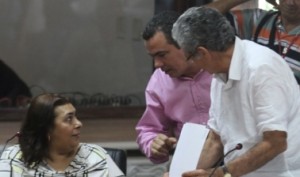 Los concejales se han reunido diariamente para estudiar los proyectos.