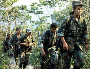 La diferencia de una guerra que los políticos siguen avivando: Diez mil guerrilleros contra 520.000 soldados.