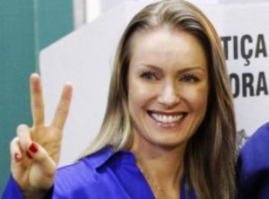 Leticia weber de neves