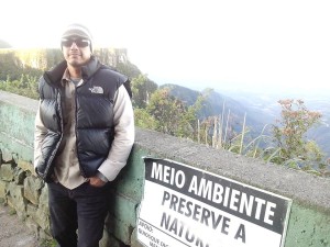 Mario Cobo.