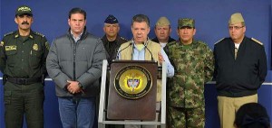 El presidente, Juan Manuel Santos anunciando la cancelacion de los diálogos con las Farc.