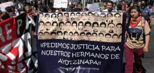 Familias y amigos de los desaparecidos en México