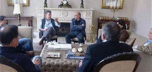 Juan Manuel Santos en reunión con el equipo negociador del Gobierno.