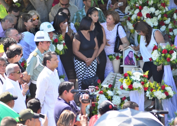 Los hijos, demás familiares, amigos y seguidores de Diomedes acudieron al cementerio durante todo el día, en homenaje póstumo al Cacique de La Junta.