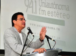 1 Ramsés Vargas Lamadrid, Rector de la Uniautónoma.