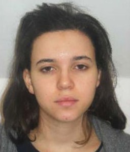 Hayt Boumeddiene, traviesa joven novia de uno de los terroristas muertos.