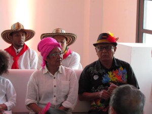 Totó La Momposina estuvo acompañada en el conversatorio por el maestro de periodistas Julio Adán Hernández