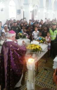 2  Monseñor Víctor Tamayo ofició la misa en Palma este viernes.