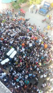 3 El cortejo fúnebre, rumbo al cementerio.