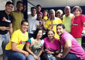 Juan Manuel Buelvas y La Cháchara por 94.1 Uniautónoma Stereo, entre ellos, Rafael Sarmiento Figueroa, Héctor Cabarcas, Wendy Rosado, Lourdes Acosta, Rafael Sarmiento Coley, Adlai Stevenson, Jorge Mario Sarmiento, Jorge Bolaños, Soledad Leal Pacheco, Nira Figueroa Turcios y Yesid Bolaños.
