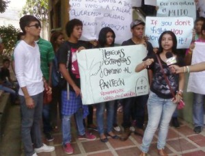 7 Estudiantes de Unisucre protestan