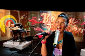 Grupos como Bomba Stereo son desconocidos en la radio barranquillera, pese a ser de aquí, y en cambio brillan a nivel internacional.