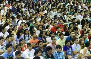 3 La campaña Ser Pilo Paga ha ilusionado a miles de estudiantes que sueñan con una beca completa por parte del Gobierno. Esa es la responsabilidad de la barranquillera Gina Parody.