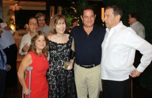 4 La alcaldesa Elsa Noguera, la esposa del homenajeado María Mercedes, el vice Germán Vargas y Fuad.