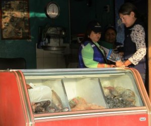 4 También inspeccionaron el funcionamiento de enfriadores y pesas.