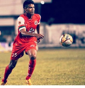 Andrés Felipe Roa, siempre con el balón en la mira.