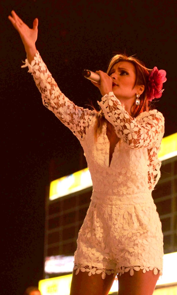 4 Margarita Rosa Doria Carrascal, Reina de la Canción Vallenata Inédita 2015. Foto Adamis Guerra (1)