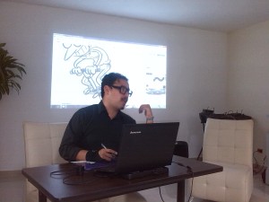 Nadim durante su presentación.