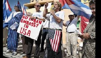 3 Disidentes cubanos emputados