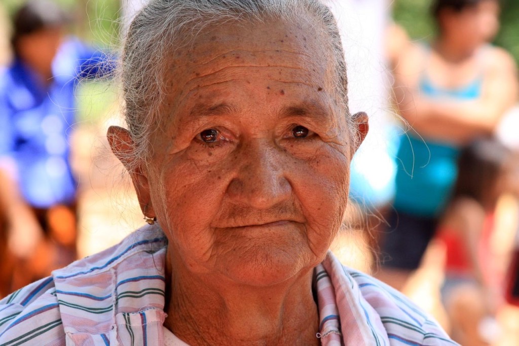 Es fácil ver las cosas desde lejos. Es como decir que una tormenta es bella, estando nosotros viéndola desde la orilla del mar. 