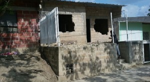 4 La casa del homicida fue semidestruida.