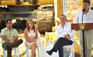 5 En medio de sus 2 impulsores tutelares Elsa (10)