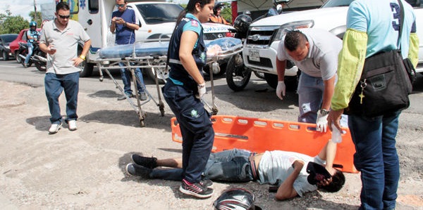 3 Ambulancias se pelean accidentados por el cobro de comisiones