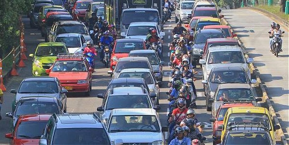 4 Ambulancias, motos y carros