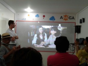 Más de 9000 aulas existen en toda Latino américa.