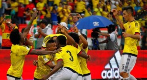 1 celebración del gol de macnelly