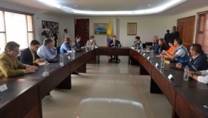 En compañía de autoridades locales y de gestión del riesgo, el Presidente Santos lideró hoy en Rionegro (Antioquia) una reunión de seguimiento a las medidas de prevención frente a posibles efectos de la temporada invernal.