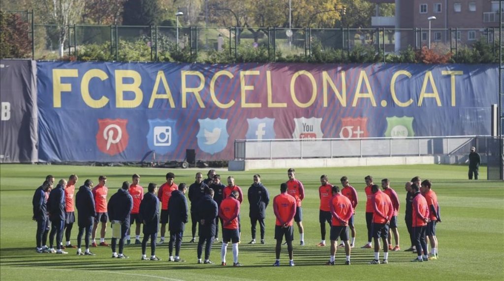 MINUTO DE SILENCIO BARCA FOTO SPORT VALENTI ENRICH