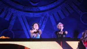 las hermanas australianas Nervo culminaron el ciclo de Djs internacionales con una presentación única. 