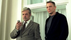 Giancarlo Giannini y Daniel Craig en una de las películas James Bond.