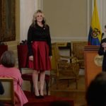 Nemesio Roys y María Andrea Nieto, directores de Prosperidad Social y el Sena, son felicitados por el Presidente Santos durante el acto de nombramiento en la Casa de Nariño.