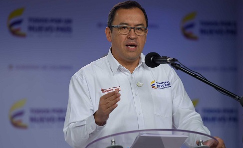 El Secretario General de la Presidencia de la República, Alfonso Prada, explica los principales alcances de los acuerdos establecidos para atender las necesidades de los habitantes del Chocó.