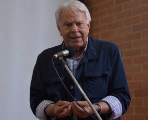 El expresidente español Felipe González enfatizó que el Jefe del Estado colombiano está trabajando para dejarles a los colombianos un mejor futuro.