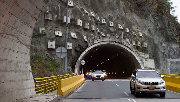 Este es uno de los seis túneles entregados este miércoles por el Presidente Santos en el tramo Loboguerrero-Cisneros.