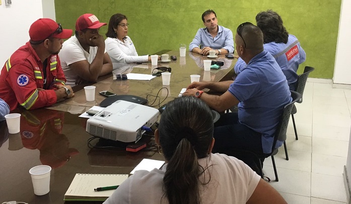 3 con trabajadores de Navelena