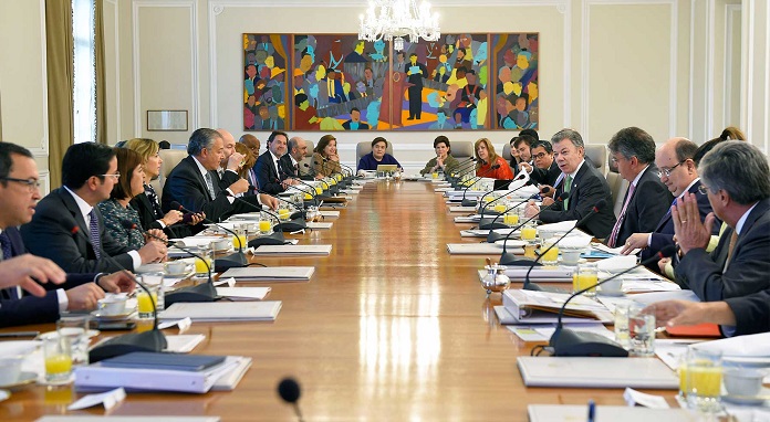 El Consejo de Ministros de este martes sesionó con la presencia de la nueva Ministra de Comercio, Industria y Turismo, María Lorena Gutiérrez, el Alto Comisionado de Paz, Rodrigo Rivera, y el Consejero para las Regiones, Camilo Sánchez.