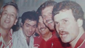 Carlos Ricardo en compañia de 