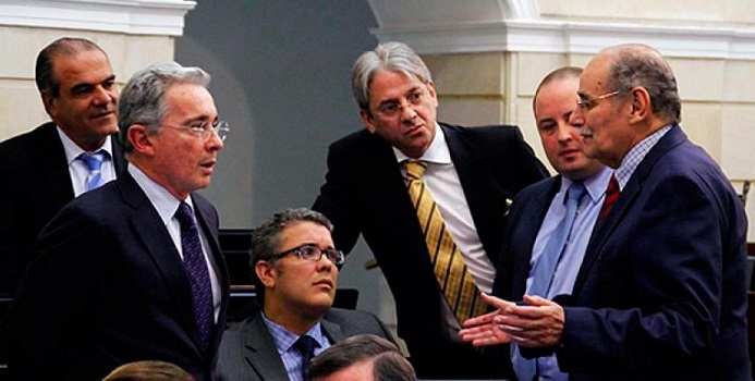 4 7 febrero Uribe en en el Congreso