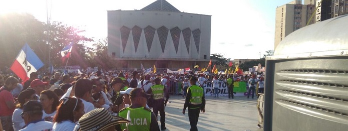 2 Manifestantes de Petro