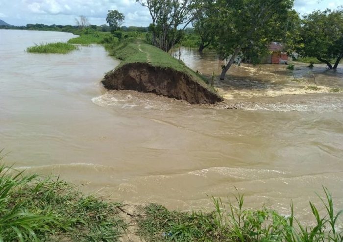 3 18 mayo el_boquete_que_abrio_el_cauca_en_guaranda_sucre_es_en_el_punto_conocido_como_el_chorro_de_diogenes._foto_de_cortesia