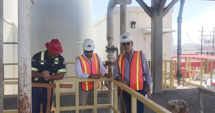 Gobernador d3 urante recorrido por la compañía Edinson Chouest Offshore Port Fourchon (4) (1)
