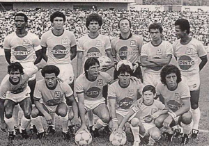 Bucaramanga:Héctor Valoyes, Humberto Mendoza , Alexánder Churio, Luis Alberto Landaburo (arg), Oscar Muñoz, Janio Cabezas.Abajo:Hernandez, "chonto" Herrera, Alfredo Ferrer, Juan Carlos Díaz (arg) , Miguel Oswaldo González